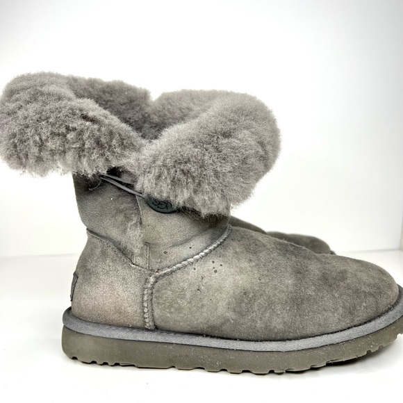 Mini Bailey Button II Genuine Shearling Boot
UGG 7 - Picture 5 of 13